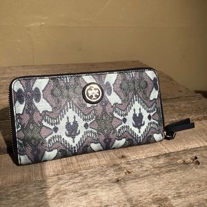 Tory Burch wallet